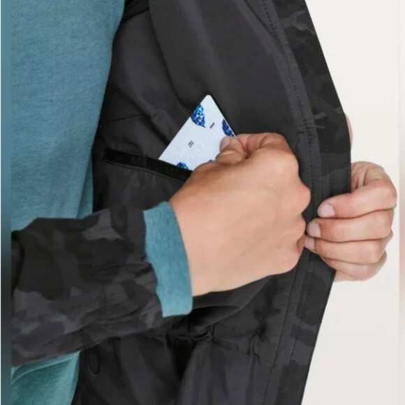 Lululemon Pack It Up Hood Water Repellent Jacket Incognito Camo | Women's Size 6 - Picture 10 of 13